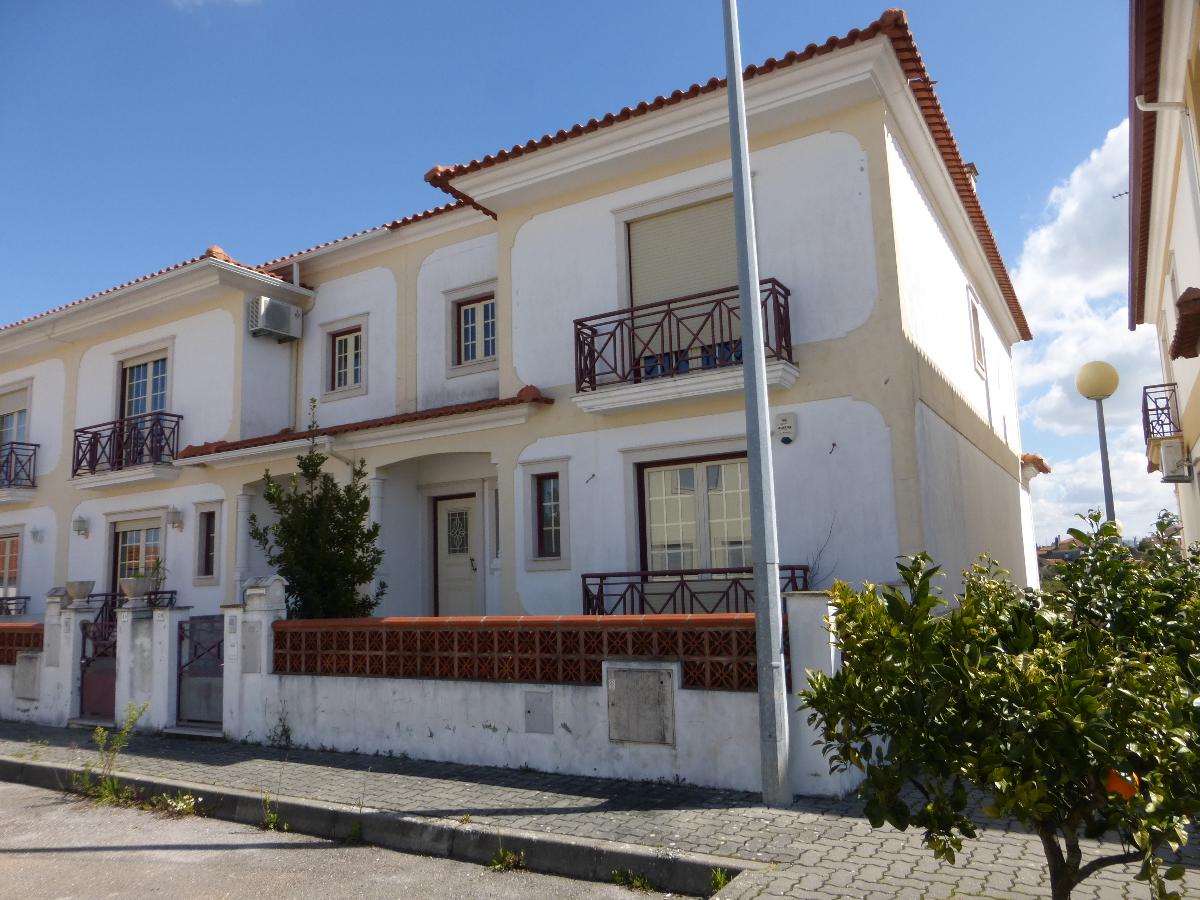 Moradia | Casais D’Além - Porto de Mós